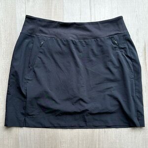 Athleta SoHo Skort size 6 in black